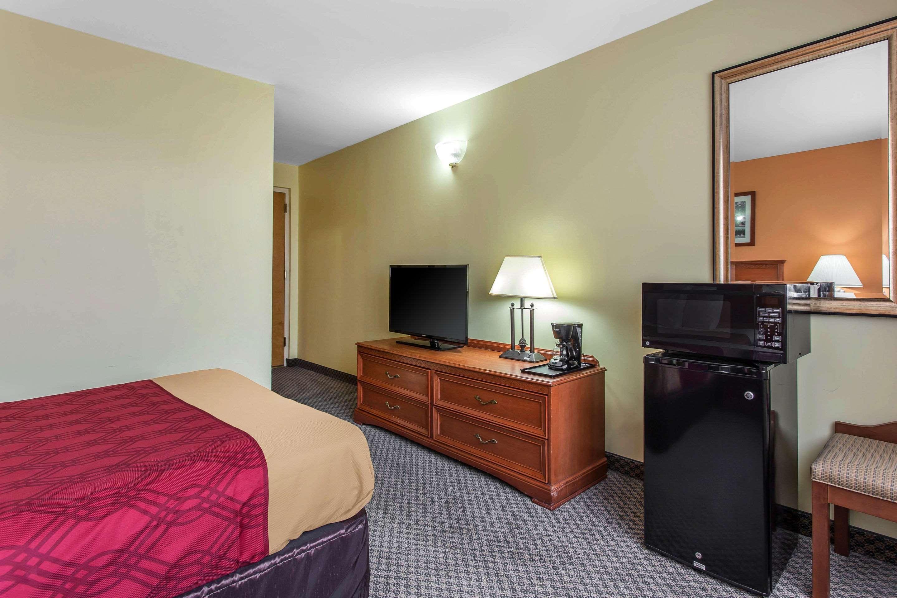 Econo Lodge & Suites Southern Pines Exterior foto